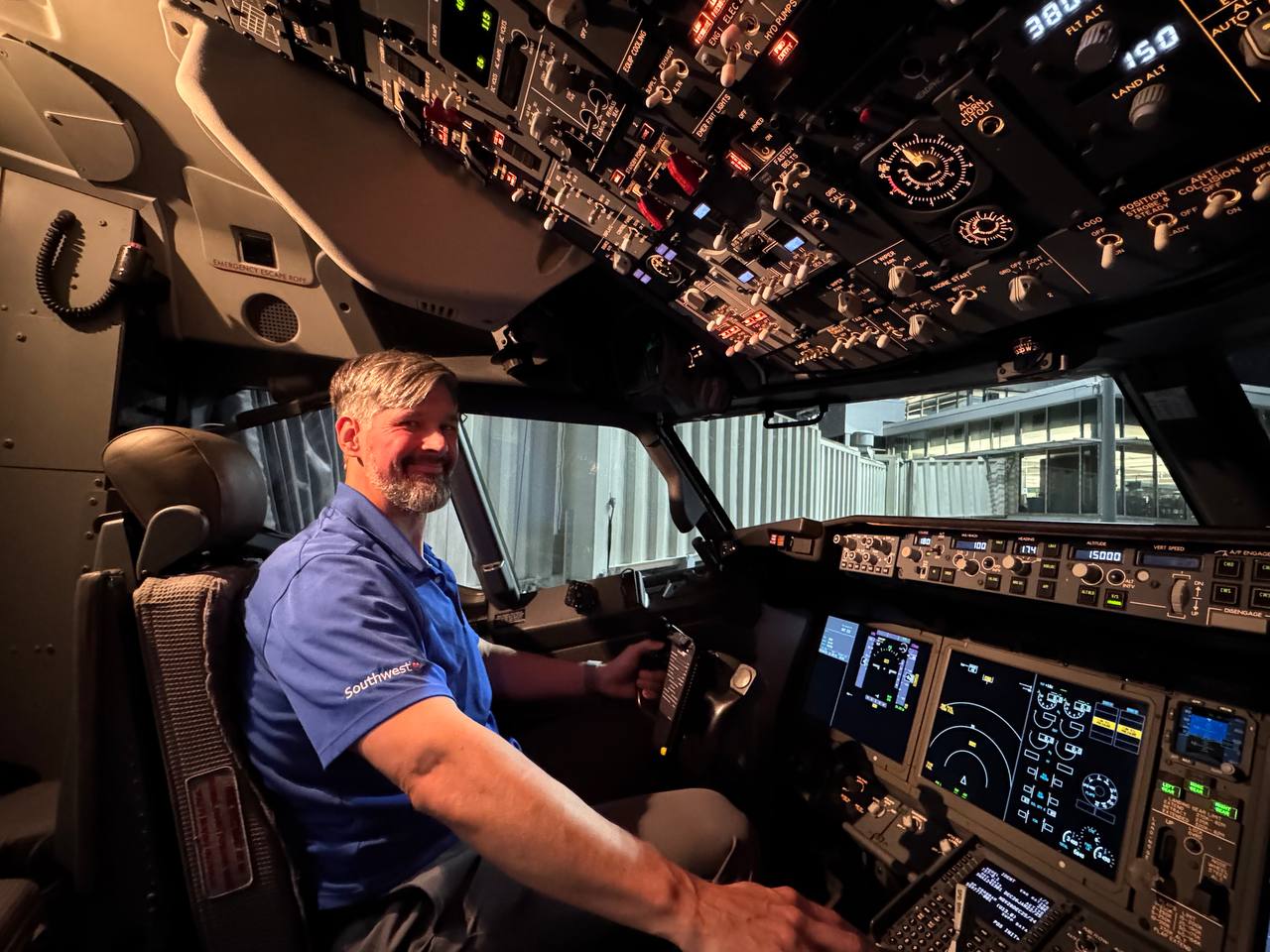 Nick Rae in 737 cockpit